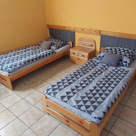Collingo Belvarosi Szallas Apartment Казинцбарцика Екстериор снимка