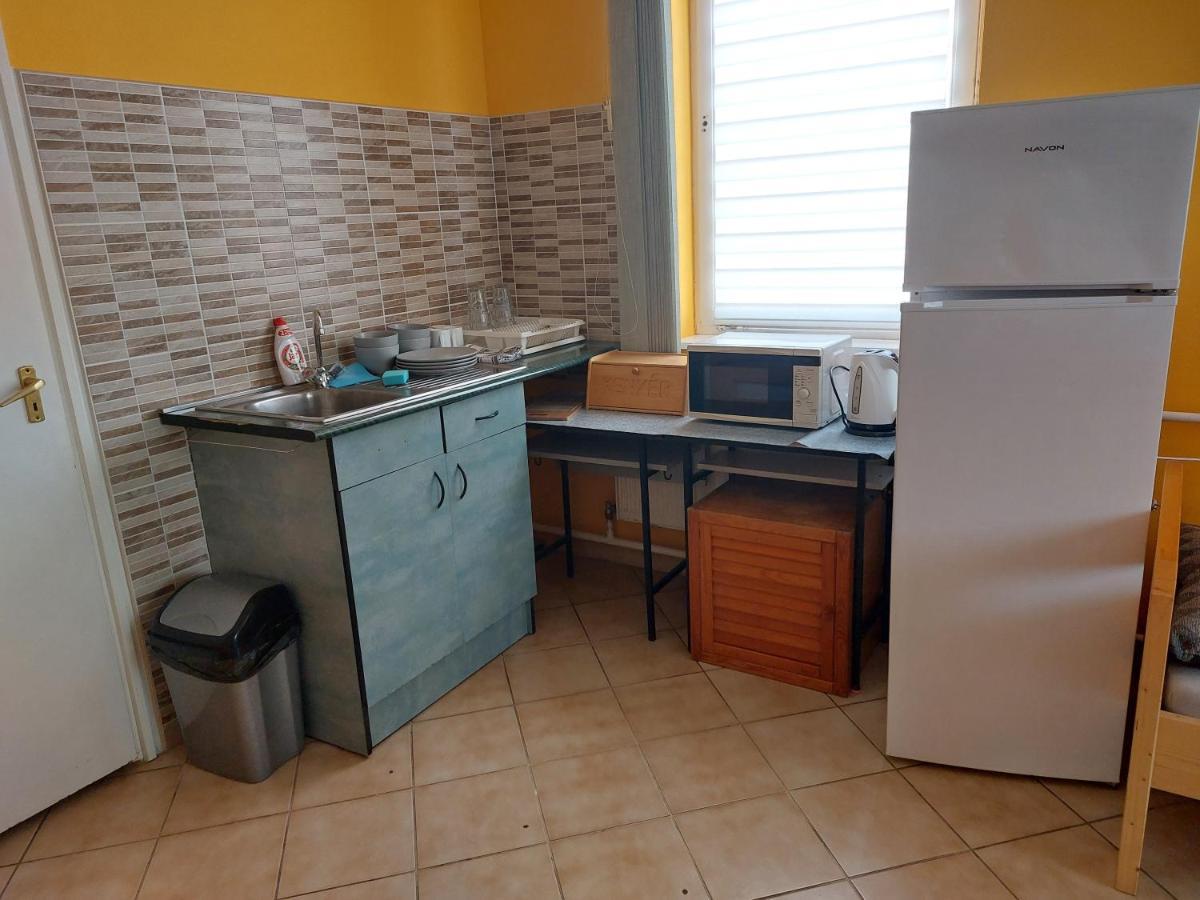 Collingo Belvarosi Szallas Apartment Казинцбарцика Екстериор снимка